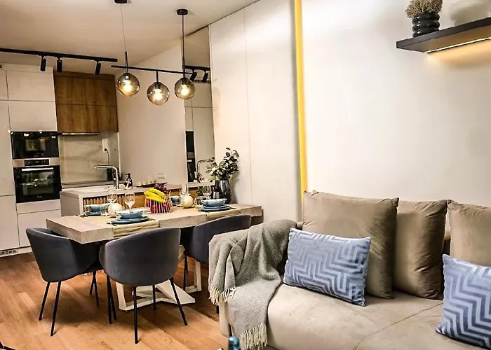 Napfeny 公寓式酒店 4*